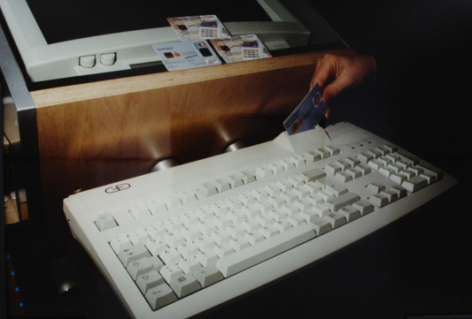 LOFREE Block Keyboard Review – Retro Design Meets Modern Features