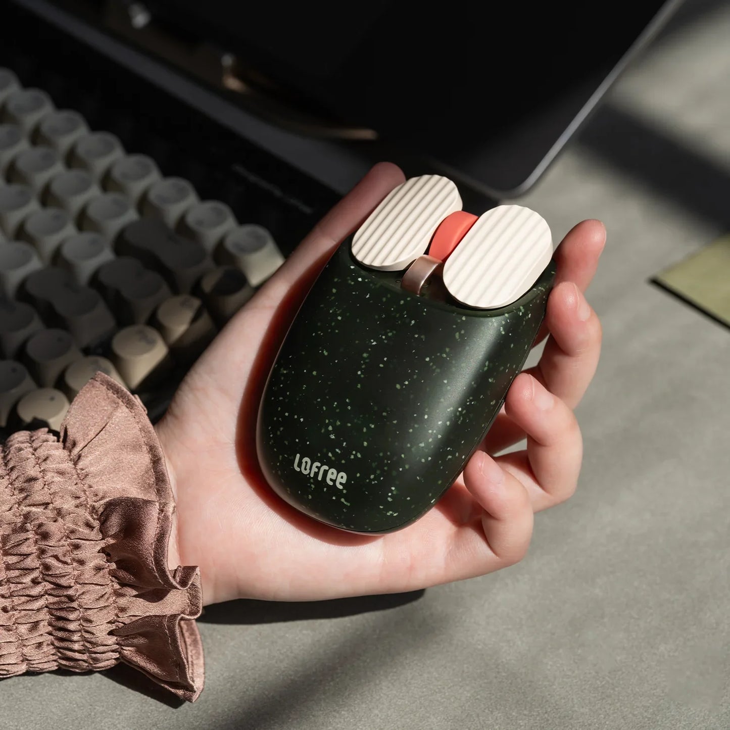 Lofree Wavy Chips Bluetooth Mouse – Ergonomic Dual-Mode Wireless Design