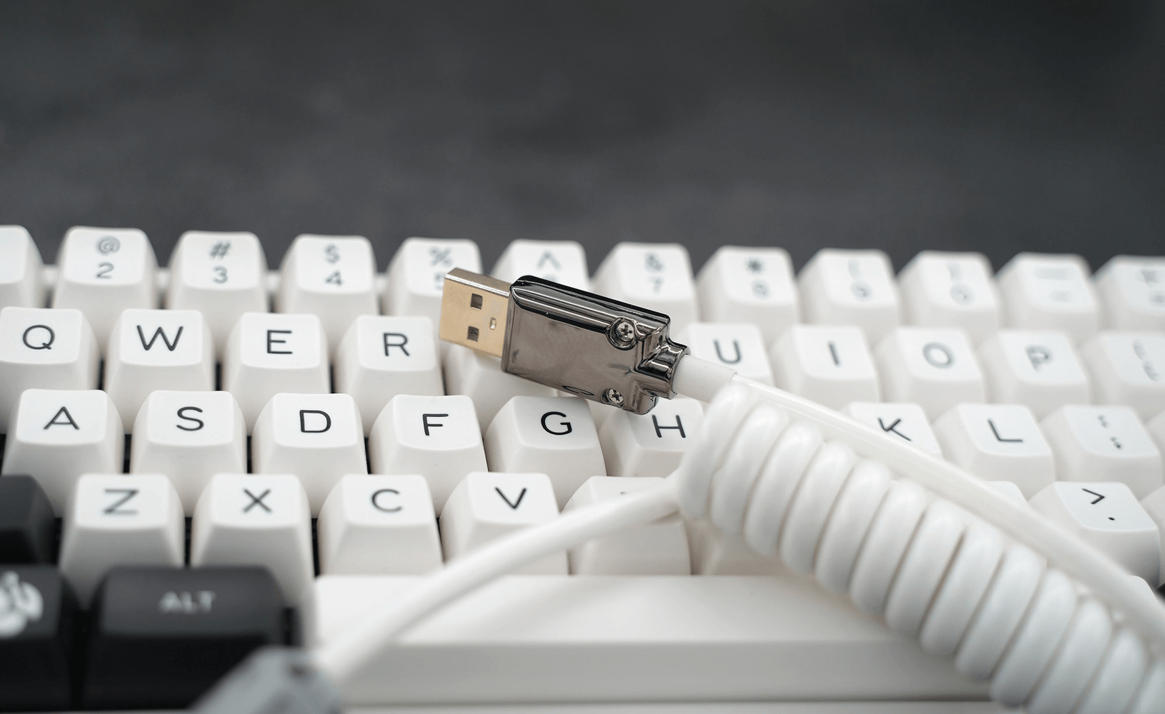 GeekCable White USB Spiral Handmade Customized Mechanical Keyboard Cable - IPOPULARSHOP
