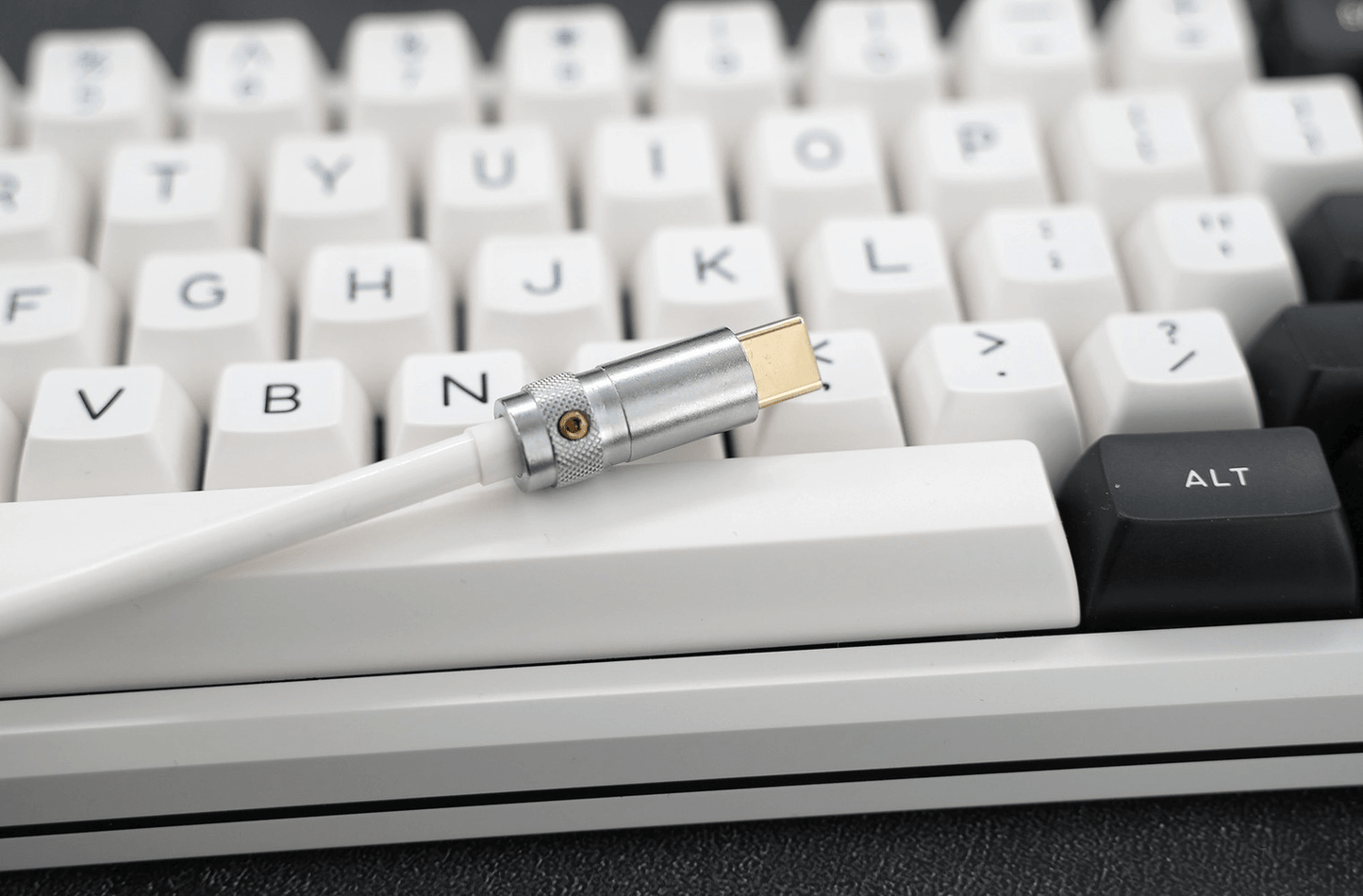GeekCable White USB Spiral Handmade Customized Mechanical Keyboard Cable - IPOPULARSHOP